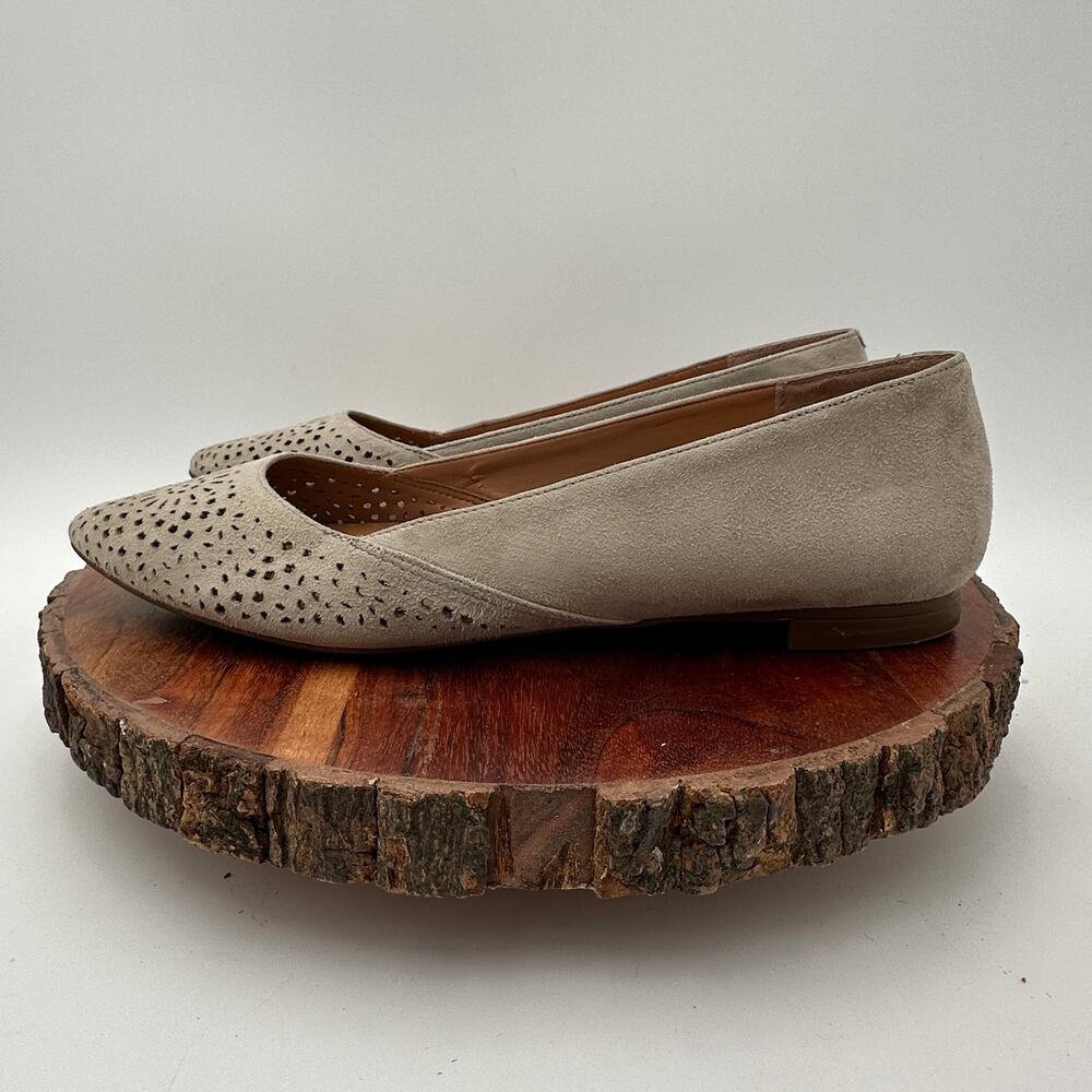 Vionic Carmela Ballet Flats Suede Pointed Toe Size 8 Tan EUC Preppy Quiet Luxury - Picture 2 of 10